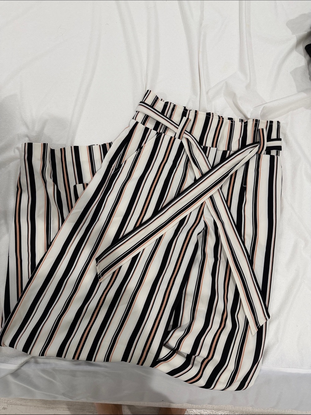 Striped Paperbag Waist Wide-Leg Pants - Black & White